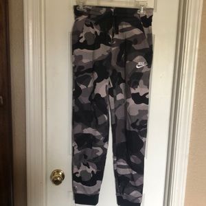 Nike camo jogging pants